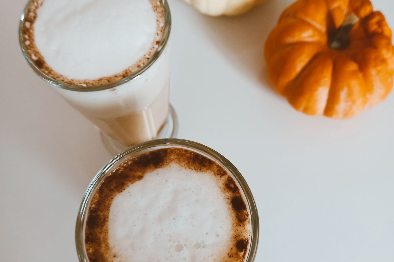 Cozy pumpkin spice fall wallpaper