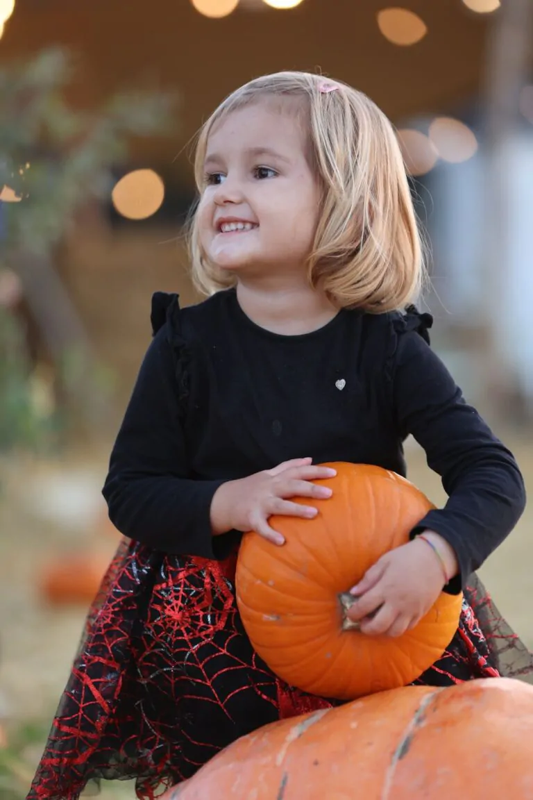 16 Easy Halloween Crafts for Kids (Fun Fall Activities)