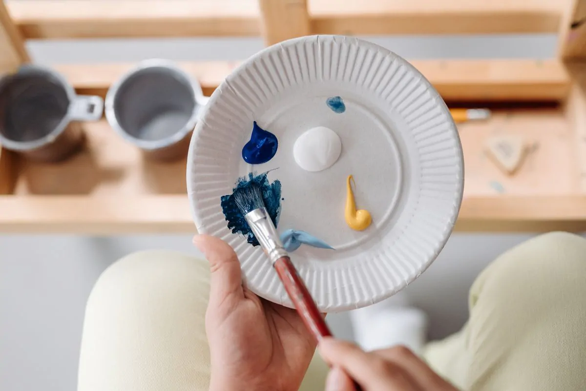 Paper plate turkey Thanksgiving craft for kids